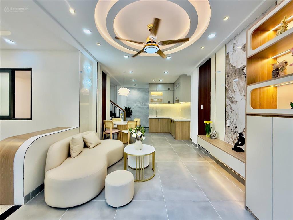 Nhà bề ngang to, đường lê quang định, bình thạnh, 7x8, 3 tầng, cn 50m2,