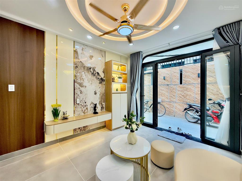Nhà bề ngang to, đường lê quang định, bình thạnh, 7x8, 3 tầng, cn 50m2,