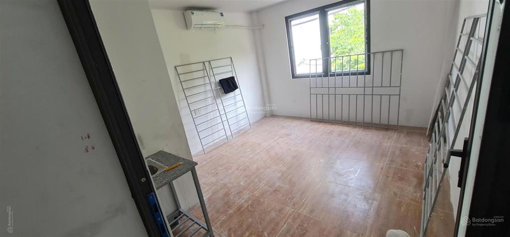 Cho thuê nguyên tòa nhà mặt đường cổ nhuế, dt 80m² x 4 tầng 1 tum có 2 cửa hàng. giá 48 tr/ tháng