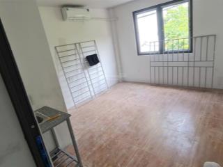 Cho thuê nguyên tòa nhà mặt đường cổ nhuế, dt 80m² x 4 tầng 1 tum có 2 cửa hàng. giá 48 tr/ tháng