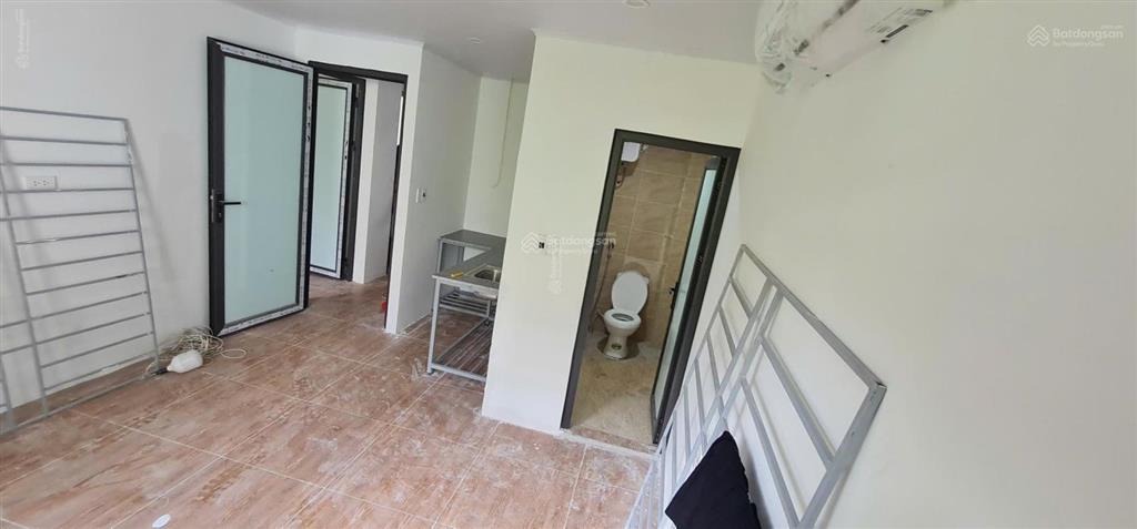 Cho thuê nguyên tòa nhà mặt đường cổ nhuế, dt 80m² x 4 tầng 1 tum có 2 cửa hàng. giá 48 tr/ tháng
