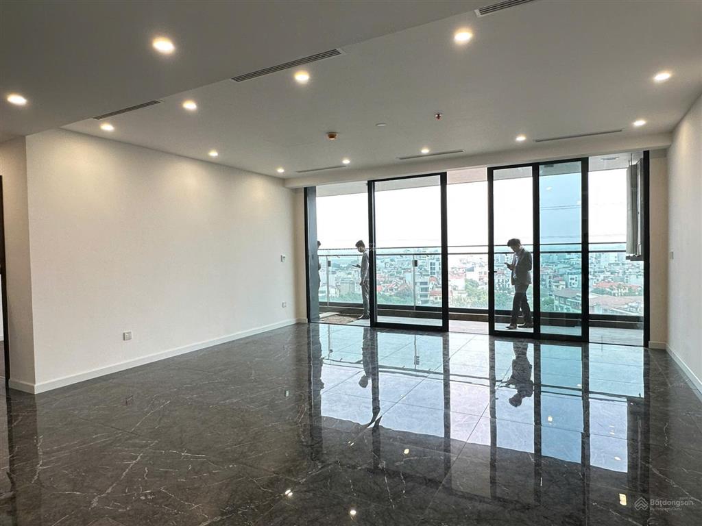 Cần bán lại nhanh căn 2pn 71.5m2 tổng giá 3.660 tỷ  tầng trung, view đẹp. sunshine legend city