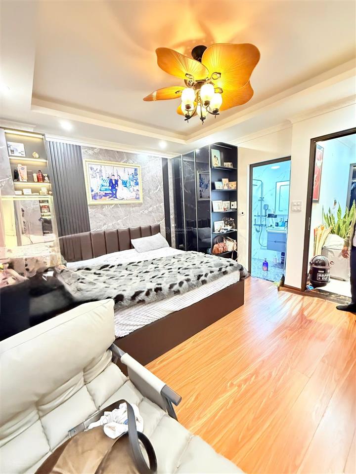 Bán gấp phố kinh doanh ô tô tránh thanh xuân. dt 105m2, mặt tiền 6m, giá chào 36 tỷ