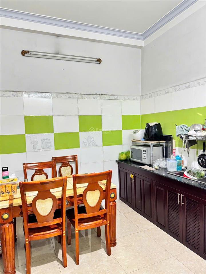 Bán gấp mặt tiền ca văn thỉnh, ngang 5m hiếm có, 2 tầng kiên cố, hđt 30 triệu chỉ chưa tới 18 tỷ