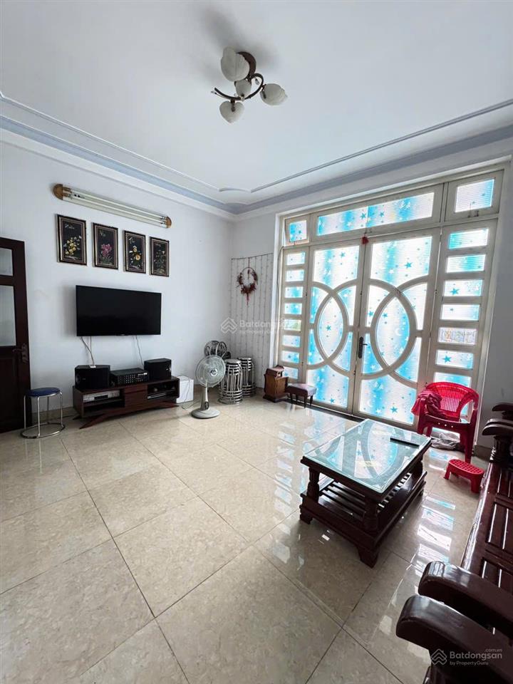Bán gấp mặt tiền ca văn thỉnh, ngang 5m hiếm có, 2 tầng kiên cố, hđt 30 triệu chỉ chưa tới 18 tỷ
