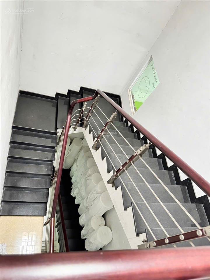 Bán gấp mặt tiền ca văn thỉnh, ngang 5m hiếm có, 2 tầng kiên cố, hđt 30 triệu chỉ chưa tới 18 tỷ