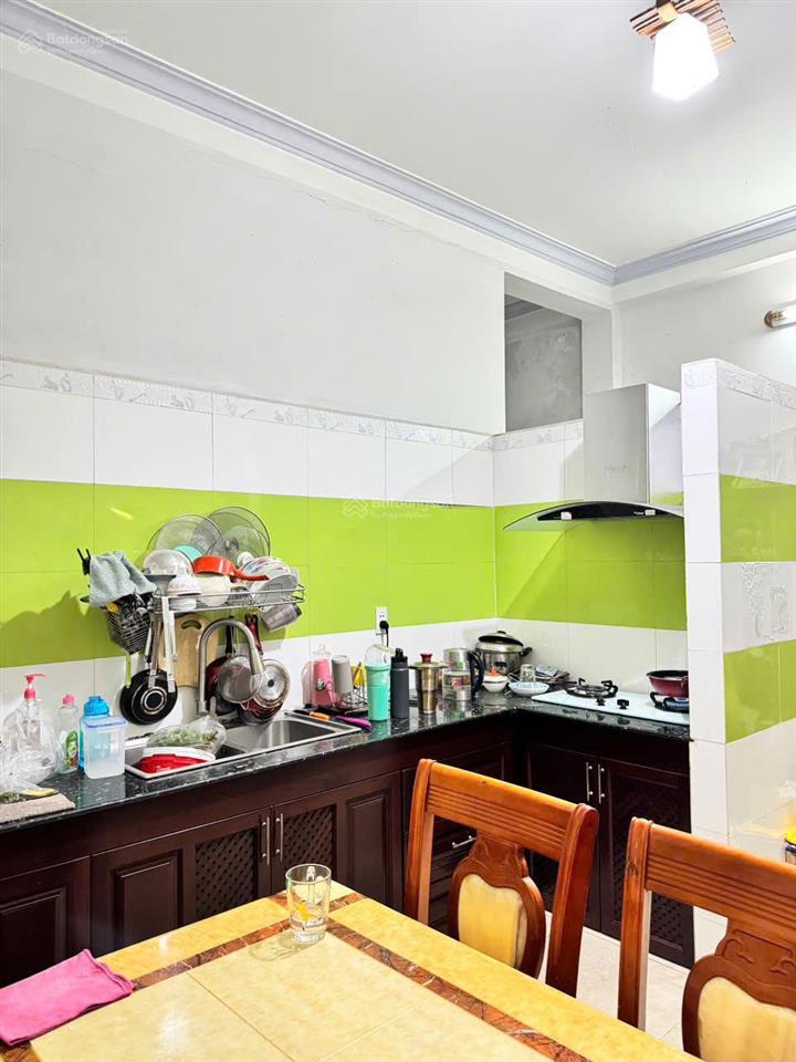 Bán gấp mặt tiền ca văn thỉnh, ngang 5m hiếm có, 2 tầng kiên cố, hđt 30 triệu chỉ chưa tới 18 tỷ