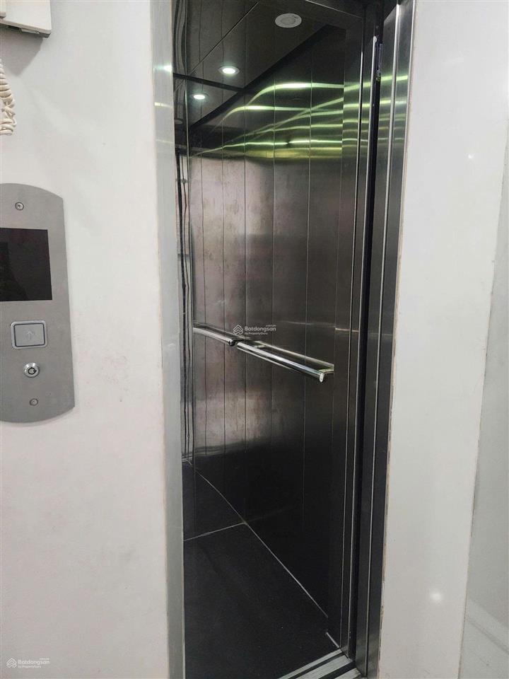 Bán nhanh mt siêu đỉnh nguyễn trọng tuyển, 4 tầng, thang máy, hđt 40 triệu, giá 16,9 tỷ tl