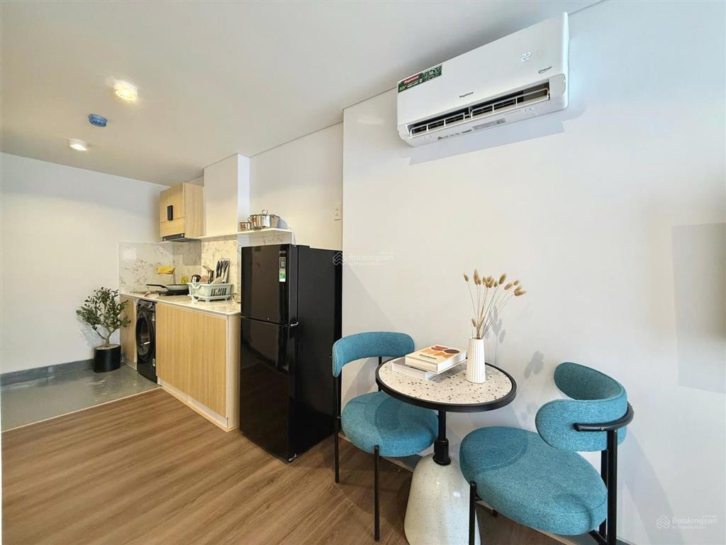 Cho thuê căn hộ studio ban công, máy giặt riêng đường bến vân đồn q4 gần cầu ông lãnh q1