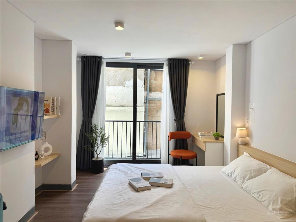 Cho thuê căn hộ studio ban công, máy giặt riêng đường bến vân đồn q4 gần cầu ông lãnh q1