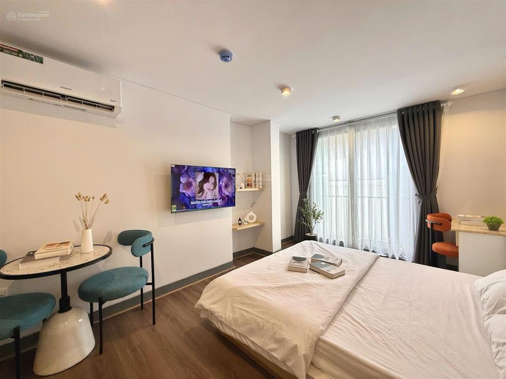Cho thuê căn hộ studio ban công, máy giặt riêng đường bến vân đồn q4 gần cầu ông lãnh q1