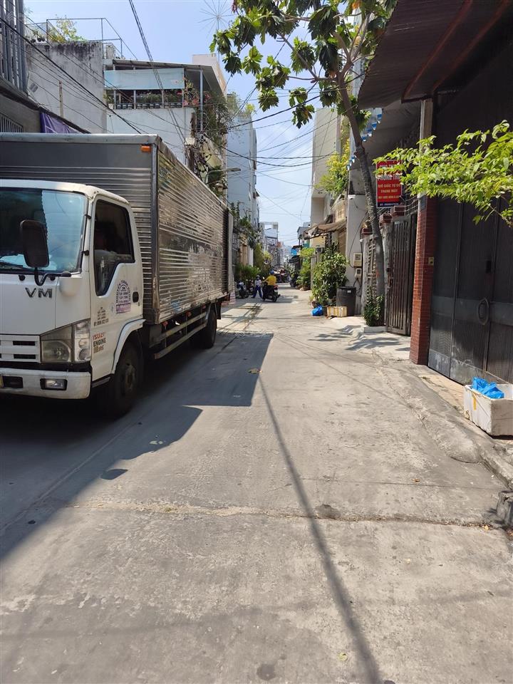 Bán nhà riêng tại lạc long quân, 15 tỷ, 212 m2, giá siêu hời, view đẹp, hẻm xe hơi 6m thông âu cơ