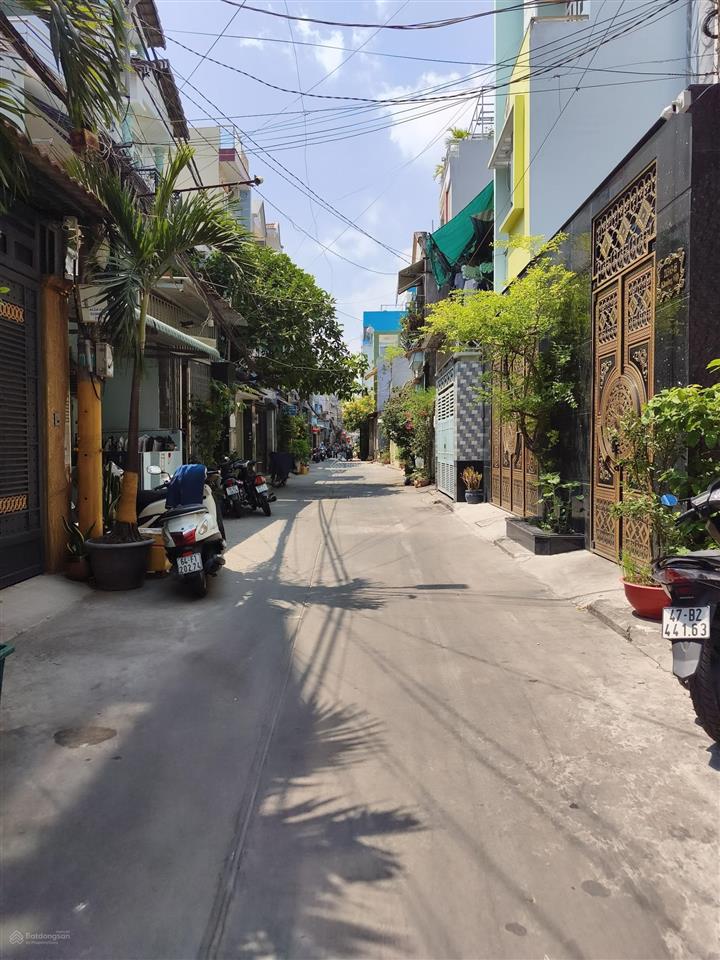 Bán nhà riêng tại lạc long quân, 15 tỷ, 212 m2, giá siêu hời, view đẹp, hẻm xe hơi 6m thông âu cơ