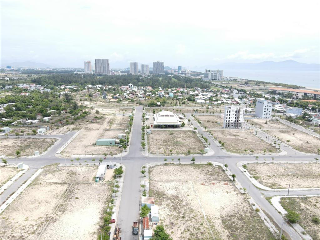 Kđt ngọc dương, trục thông ra sông cổ cò, đường 7m5, hướng đông nam. giá 3 tỷ 250