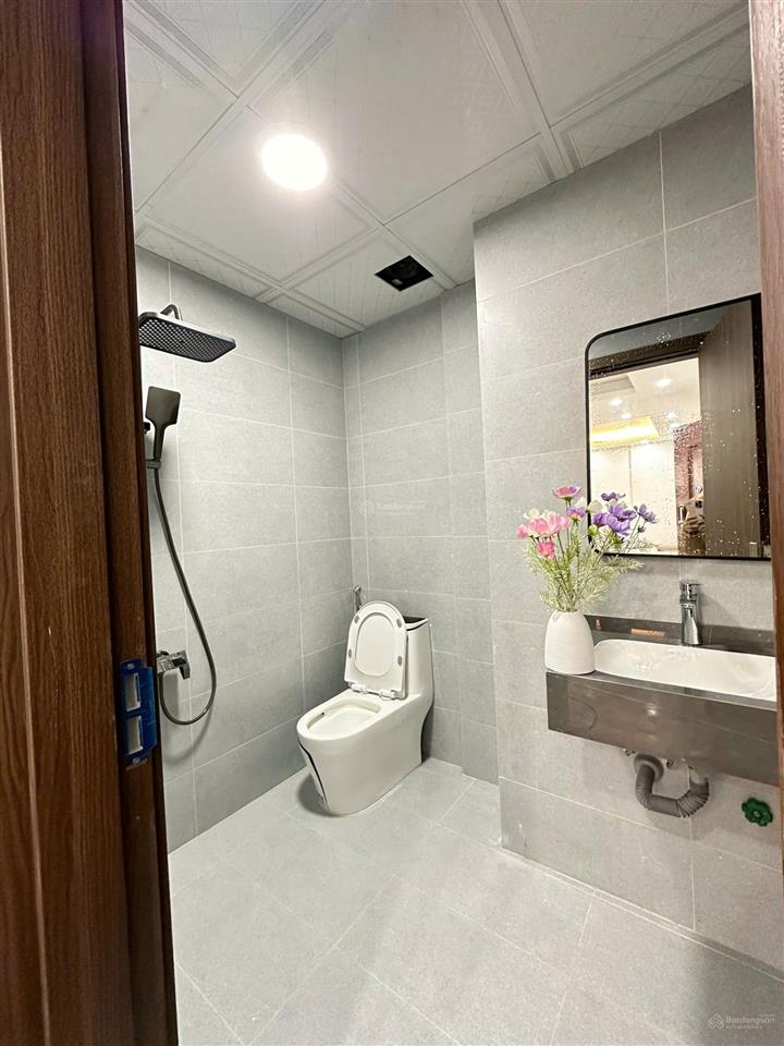 Bán căn 2 phòng ngủ 2wc 63m2 sổ đỏ chính chủ tòa rice city linh đàm full nội thất đẹp, tầng trung