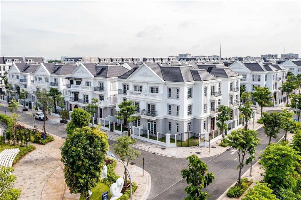 Cc gửi bán căn liền kề 75m2. duy nhất 1 căn hướng tây bắc  mặt hướng ra hồ điều hòa gia lâm 14 ha