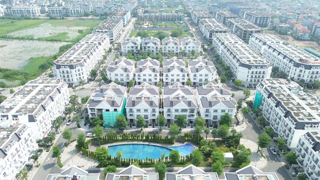 Cc gửi bán căn liền kề 75m2. duy nhất 1 căn hướng tây bắc  mặt hướng ra hồ điều hòa gia lâm 14 ha
