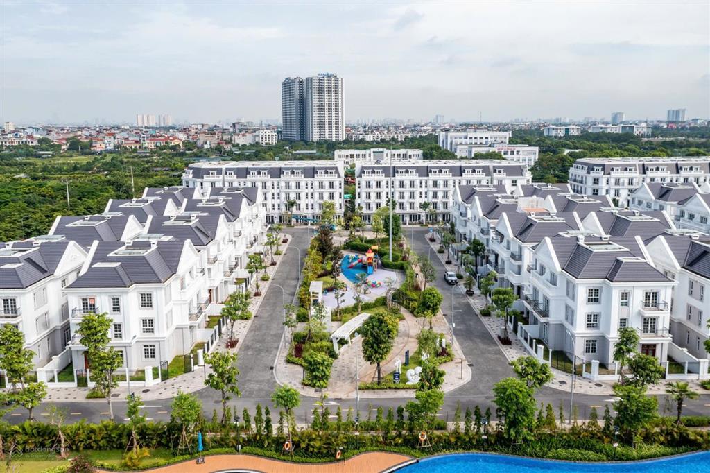 Cc gửi bán căn liền kề 75m2. duy nhất 1 căn hướng tây bắc  mặt hướng ra hồ điều hòa gia lâm 14 ha