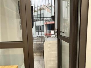 Cho thuê cc 40m2 tại võ chí công, cầu giấy, 1n1b có máy giặt riêng, ô tô đỗ cửa