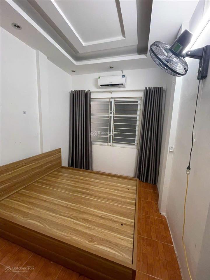 Cần cho thuê nhà riêng tại 225 lạc long quân