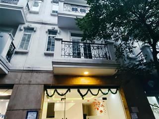 Cho thuê nhà liền kề 96 nguyễn huy tưởng nhà đẹp 8 phòng. dt 75m2, 5 tầng. 35 triệu/th