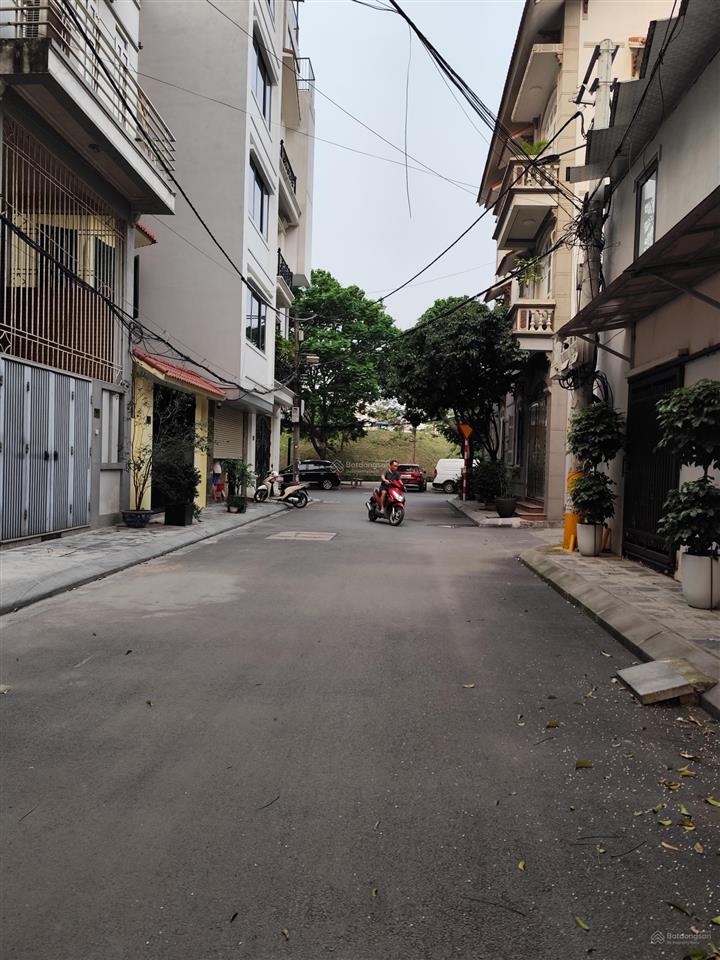 Bán nhà tái định cư ngọc thụy 80m², 4 tầng , mt 4,5m vỉa hè ôtô tránh giá 22,5 tỷ có tl .