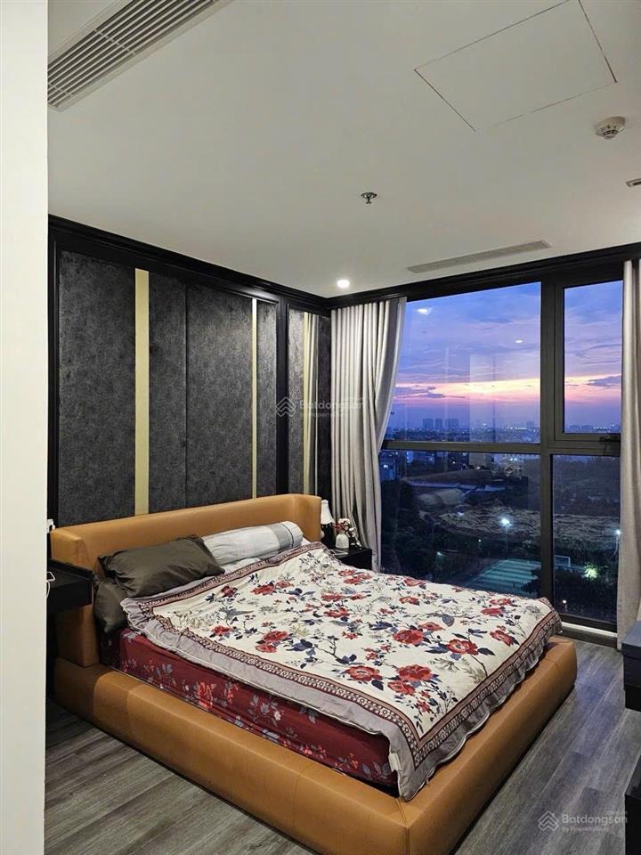 3ngủ+1 căn lớn nhất tại toà r102