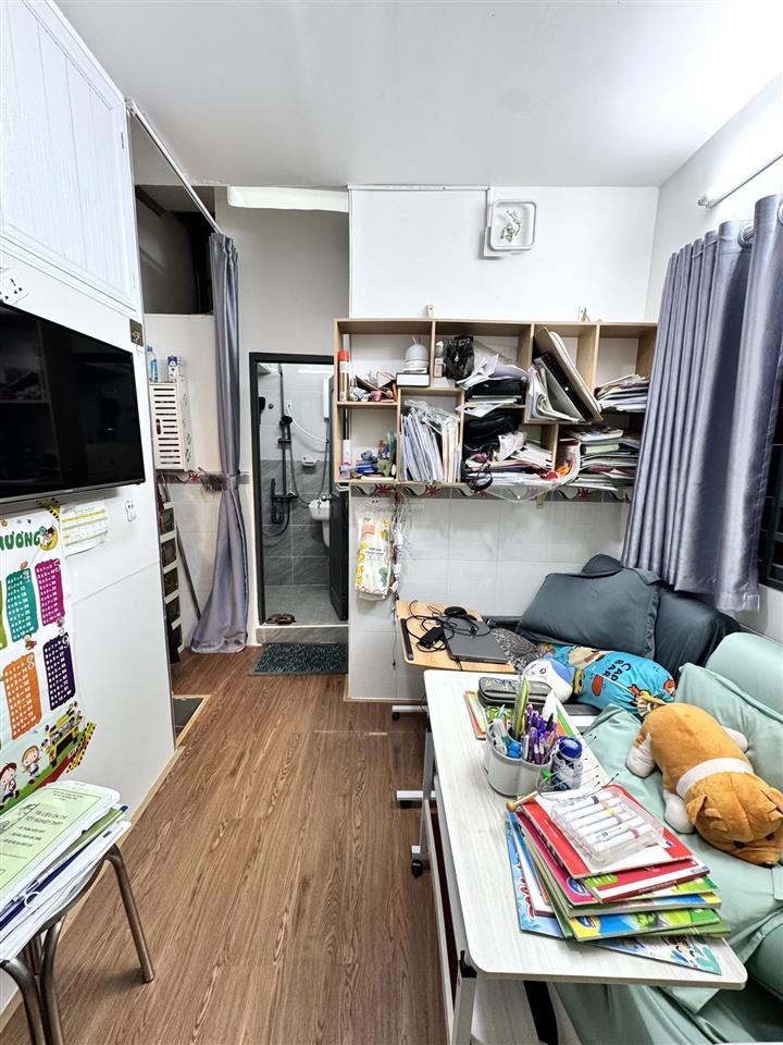 2.4 tỷ  dtsd 30m2  hẻm xe hơi 6m  thích quảng đức  3 tầng  2pn  mới đẹp  sổ hồng riêng