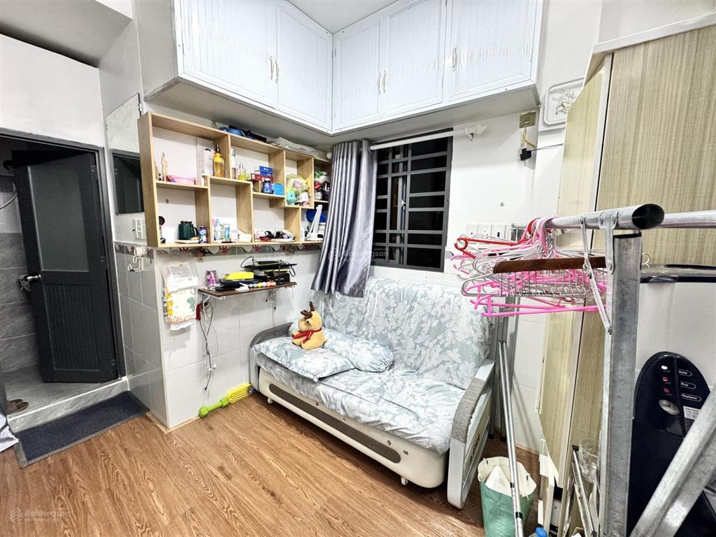 2.4 tỷ  dtsd 30m2  hẻm xe hơi 6m  thích quảng đức  3 tầng  2pn  mới đẹp  sổ hồng riêng