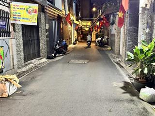 2.4 tỷ  dtsd 30m2  hẻm xe hơi 6m  thích quảng đức  3 tầng  2pn  mới đẹp  sổ hồng riêng