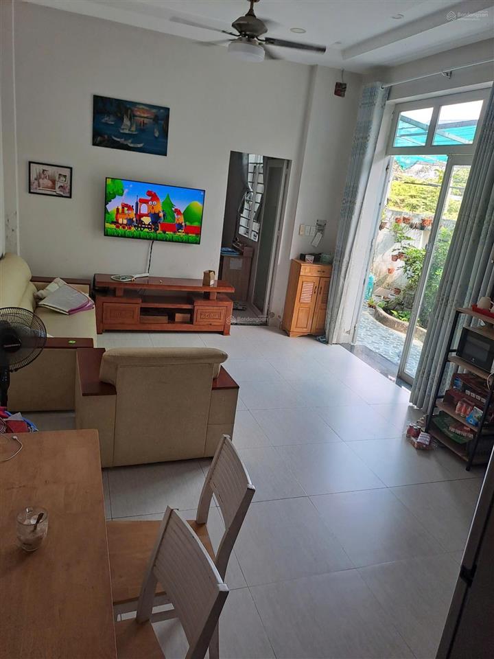 Nhà bán view sông khu biệt thự sát kđt vạn phúc.