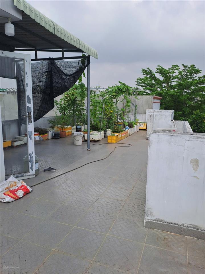 Nhà bán view sông khu biệt thự sát kđt vạn phúc.