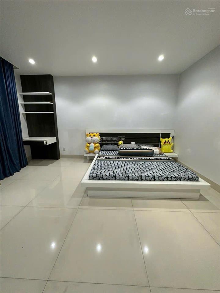 Bán nhà mặt tiền lê thị riêng, 3 lầu, đối diện ủy ban quận 12, lề đường siêu rộng để kinh doanh