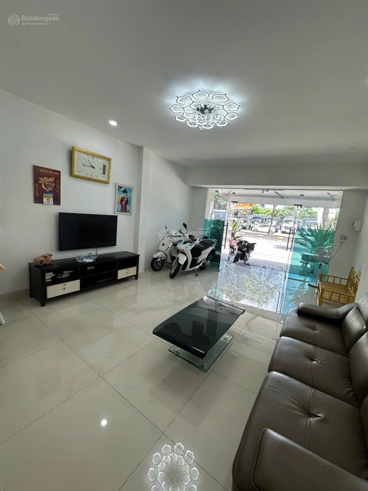 Bán nhà mặt tiền lê thị riêng, 3 lầu, đối diện ủy ban quận 12, lề đường siêu rộng để kinh doanh
