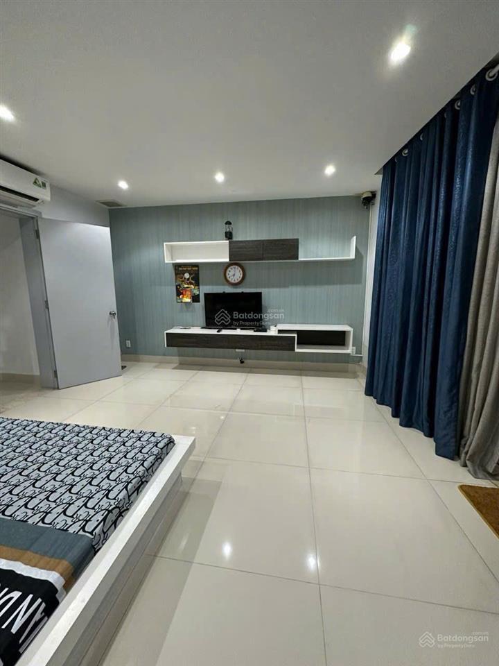 Bán nhà mặt tiền lê thị riêng, 3 lầu, đối diện ủy ban quận 12, lề đường siêu rộng để kinh doanh