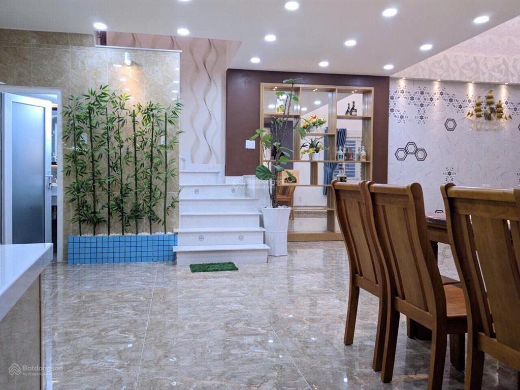 Xuất ngoại bán nhà mặt tiền lê thị riêng, 4 lầu mới ngay ubnd quận 12 cũ chỉ 8.6 tỷ