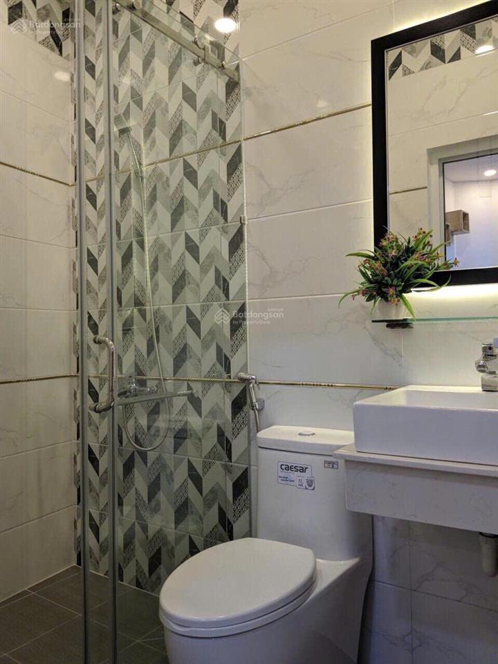 Xuất ngoại bán nhà mặt tiền lê thị riêng, 4 lầu mới ngay ubnd quận 12 cũ chỉ 8.6 tỷ