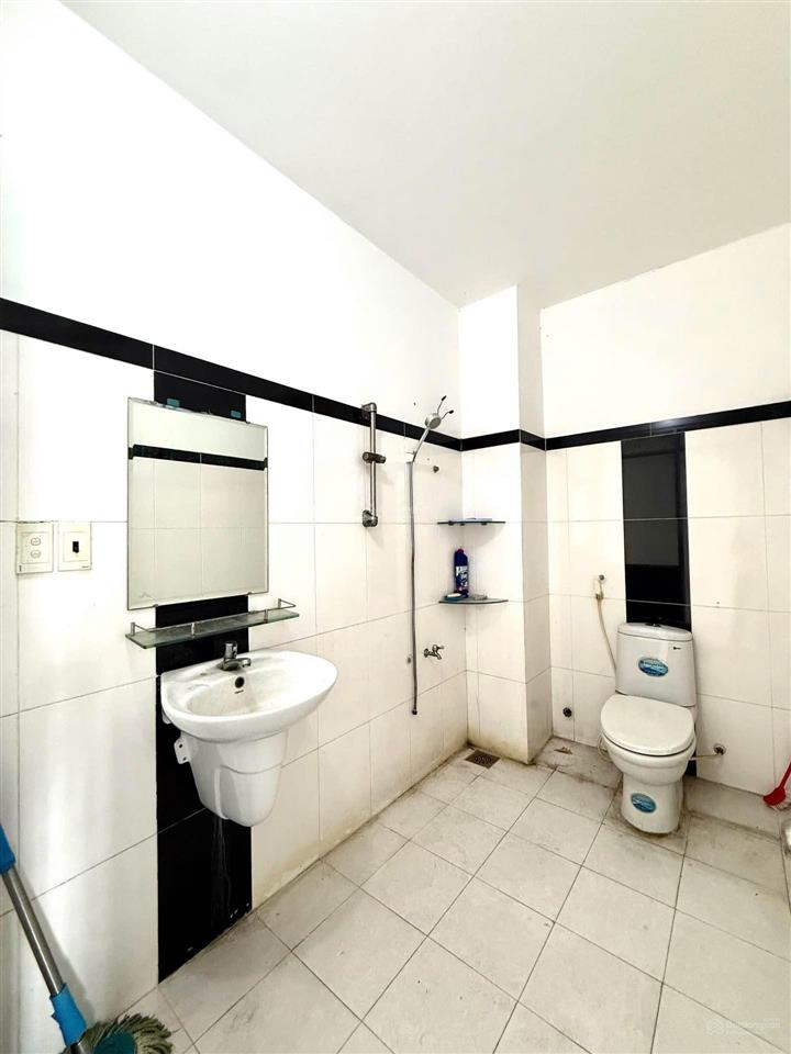 Bán nhà mặt tiền dương thị mười, 4 lầu mới cứng, chỉ 12 tỷ, gần bệnh viện quận 12, kinh doanh tốt