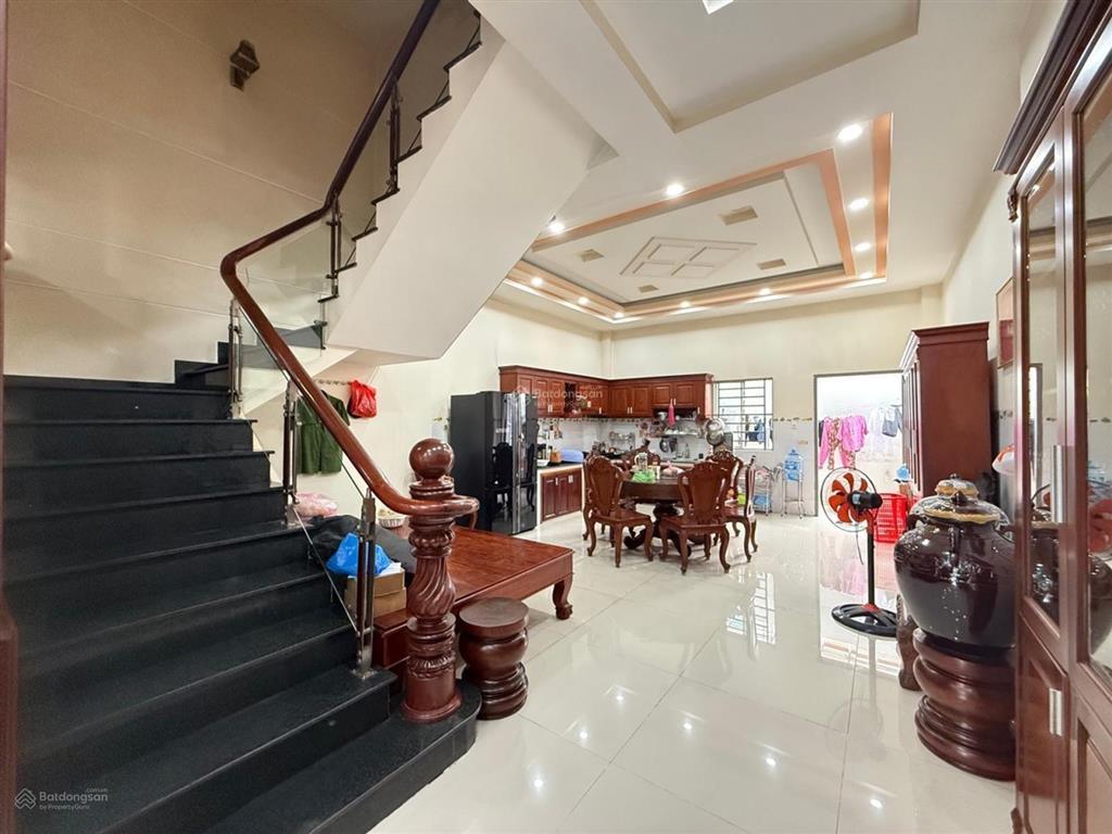 Bán nhà 3 lầu góc 2 mặt tiền đường nguyễn thị búp hiệp thành city 5,5x18 đối diện công viên