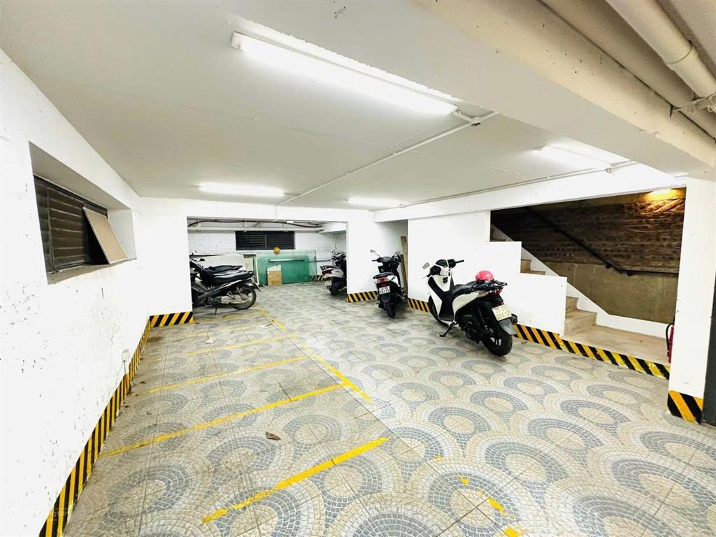 Bán liền kề kđt 54 hạ đình  156m2  mt 25m, giá 45 tỷ  thang máy  kinh doanh
