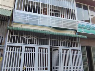 Nhà có gác. thông đường đinh công tráng. gần trường học cấp 1 lê hồng phong, cấp 2 phan bội châu,