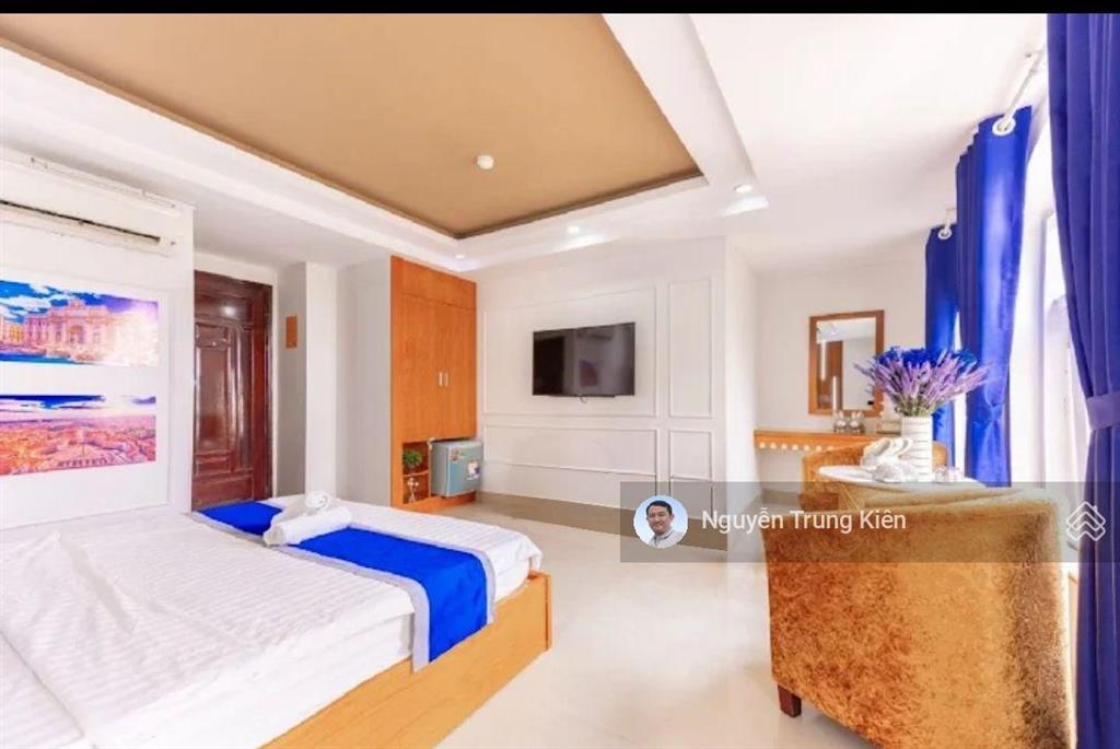 Bán nhà 2mt đường số  p. tân thuận  cách vincom q7 chỉ 200m