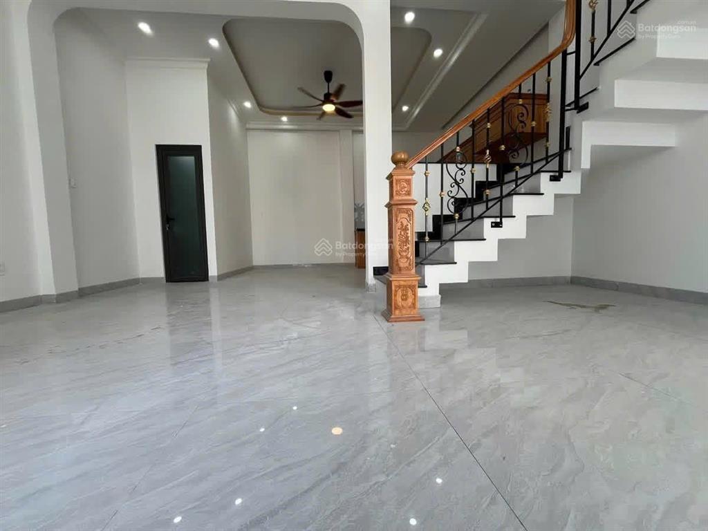 Nhà hẻm xe hơi 8 tỷ 51m² 3 tầng gần phạm văn đồng hiệp bình