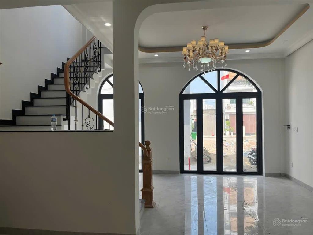 Nhà hẻm xe hơi 8 tỷ 51m² 3 tầng gần phạm văn đồng hiệp bình