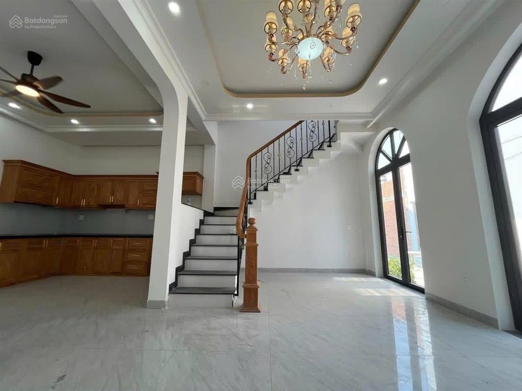 Nhà hẻm xe hơi 8 tỷ 51m² 3 tầng gần phạm văn đồng hiệp bình