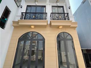 Nhà hẻm xe hơi 8 tỷ 51m2 3 tầng gần phạm văn đồng hiệp bình