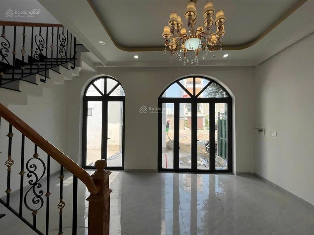 Nhà hẻm xe hơi 8 tỷ 51m² 3 tầng gần phạm văn đồng hiệp bình