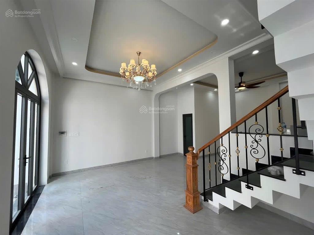 Nhà hẻm xe hơi 8 tỷ 51m² 3 tầng gần phạm văn đồng hiệp bình