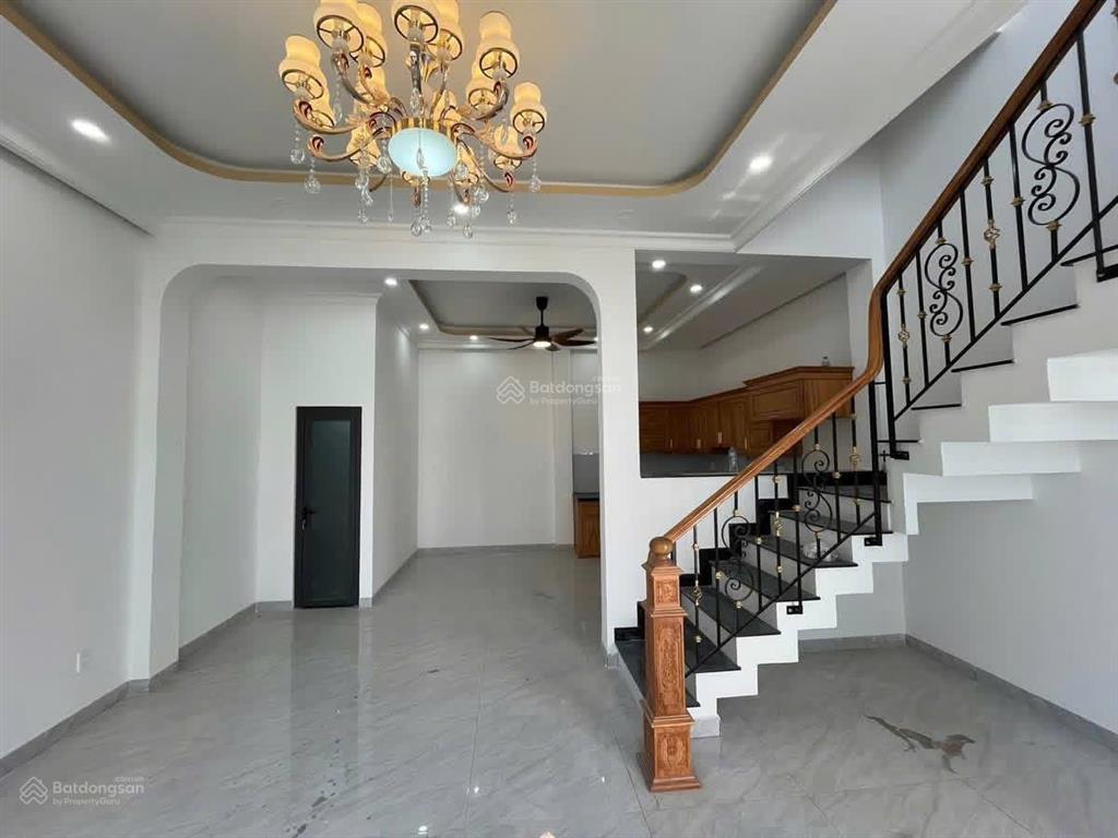 Nhà hẻm xe hơi 8 tỷ 51m² 3 tầng gần phạm văn đồng hiệp bình