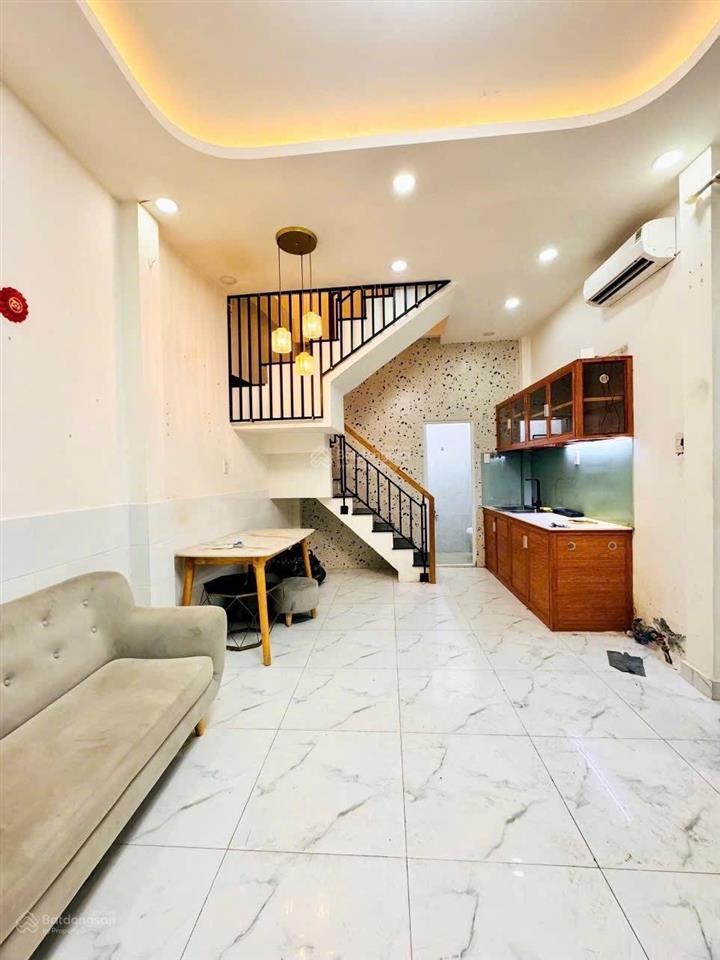 Nhà đẹp 4.2 tỷ hẻm 3 gác hoàng văn thụ khu trung tâm phú nhuận